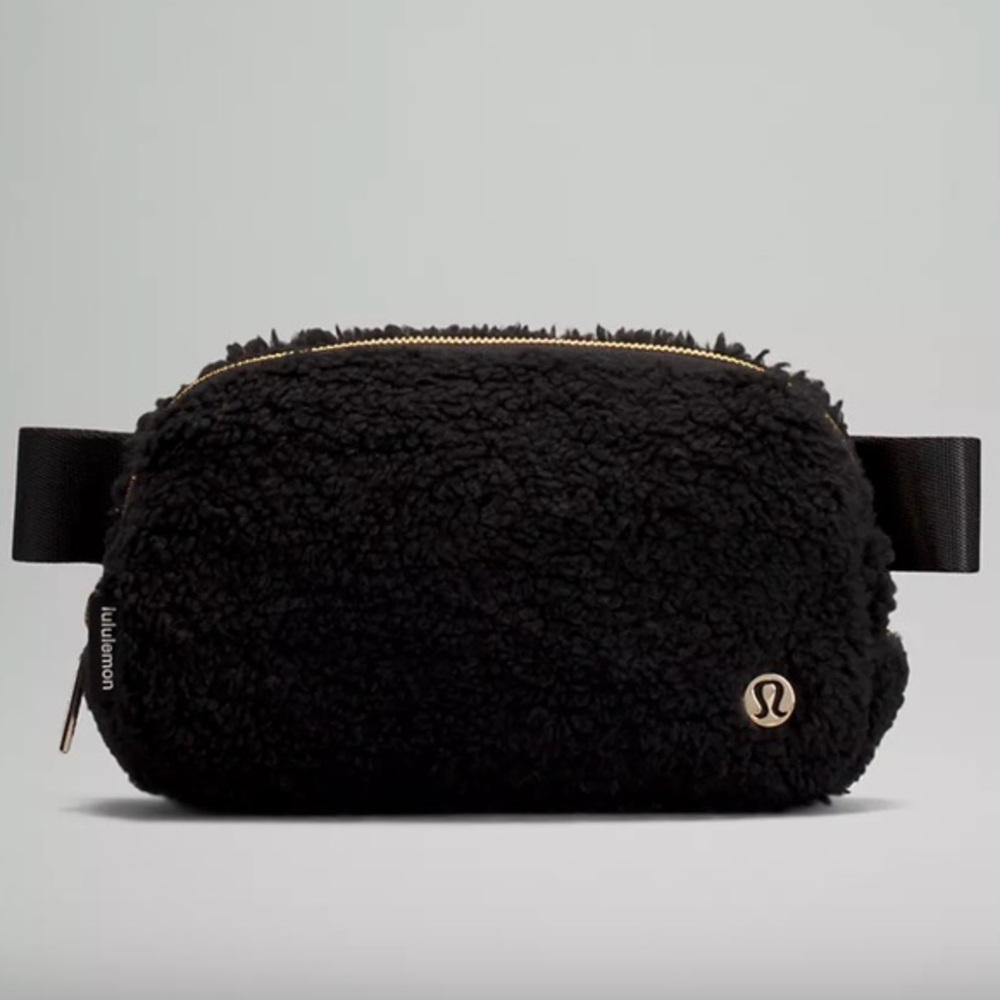 NWT Lululemon Everywhere Belt Bag * fleece